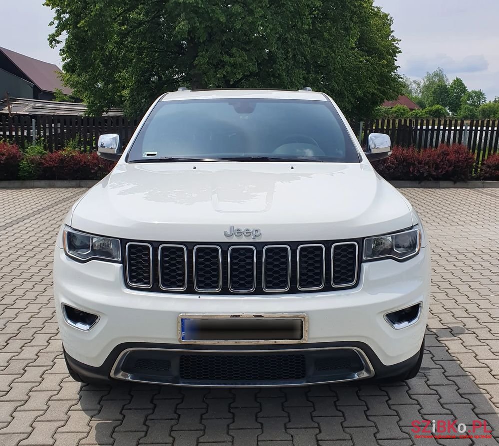 2017' Jeep Grand Cherokee photo #1