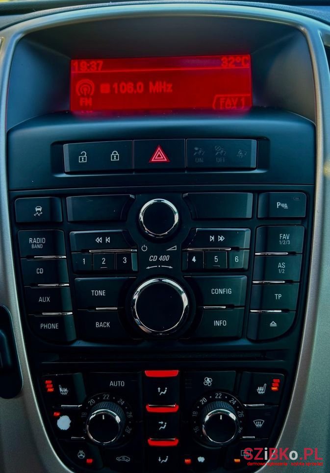 2012' Opel Astra 1.4 Turbo 150 Jahre photo #6