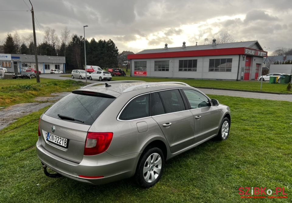 2012' Skoda Superb photo #5