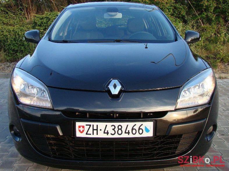2010' Renault Megane photo #2