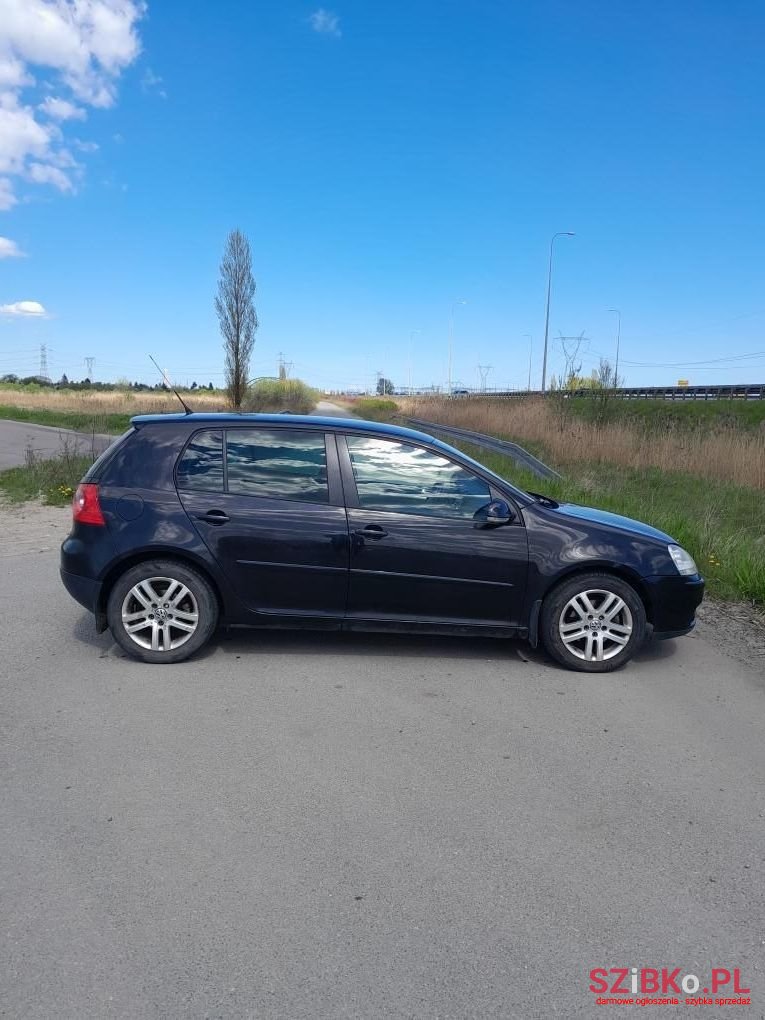 2008' Volkswagen Golf photo #3