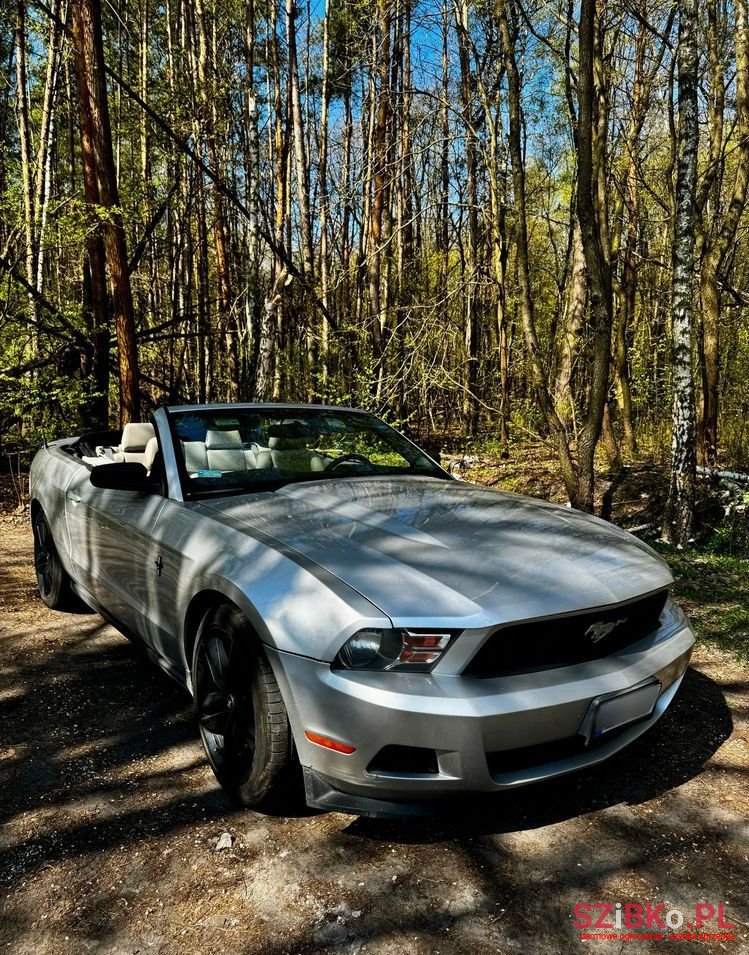 2011' Ford Mustang 3.7 V6 photo #2