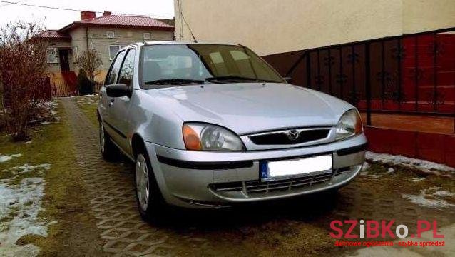 2002' Mazda 121 photo #3