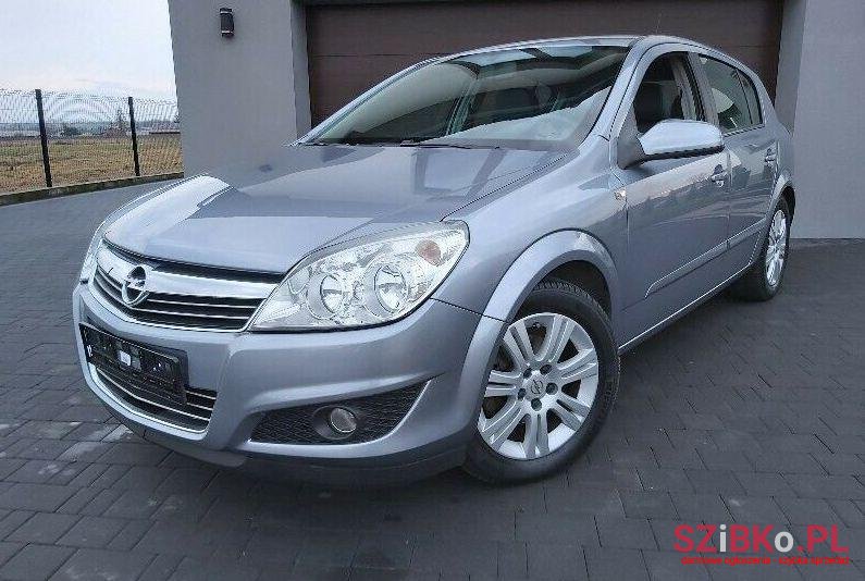 2007' Opel Astra photo #1