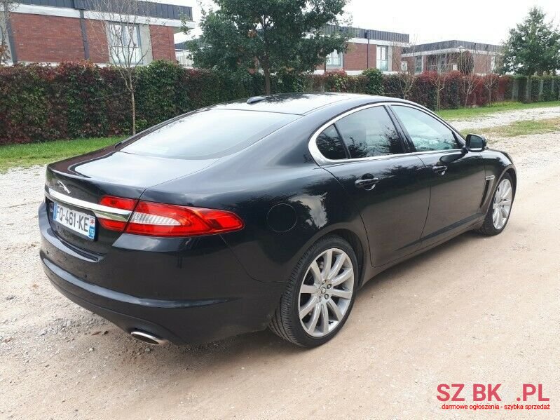 2012' Jaguar XF photo #2