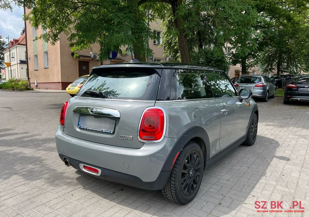 2015' MINI Cooper Standard photo #5