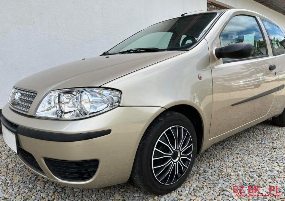 2009' Fiat Punto photo #1