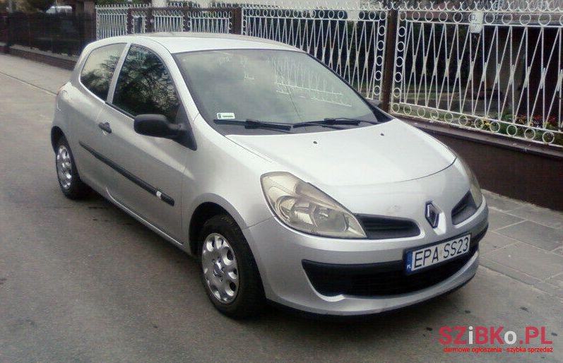 2008' Renault Clio photo #2