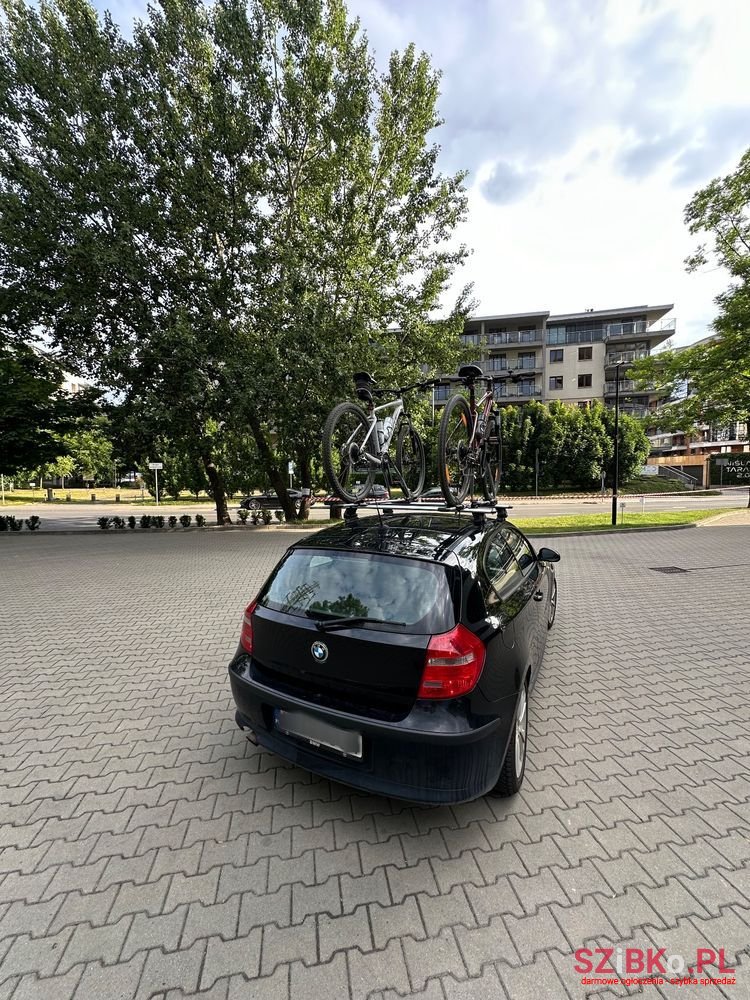 2009' BMW 1 Series 116I photo #4