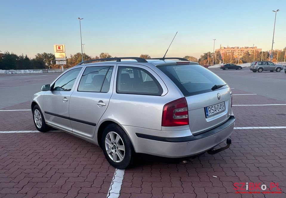 2006' Skoda Octavia photo #2