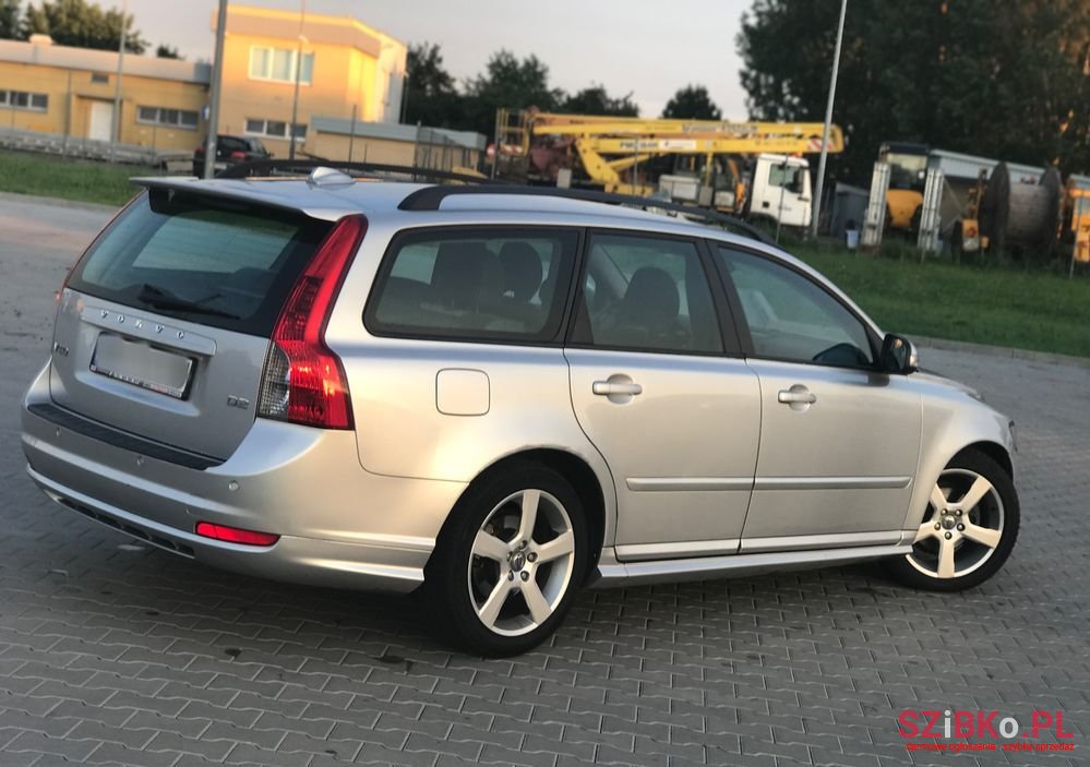 2010' Volvo V50 D2 R-Design photo #6