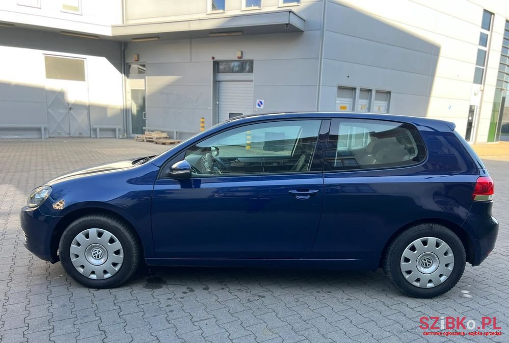 2009' Volkswagen Golf photo #6