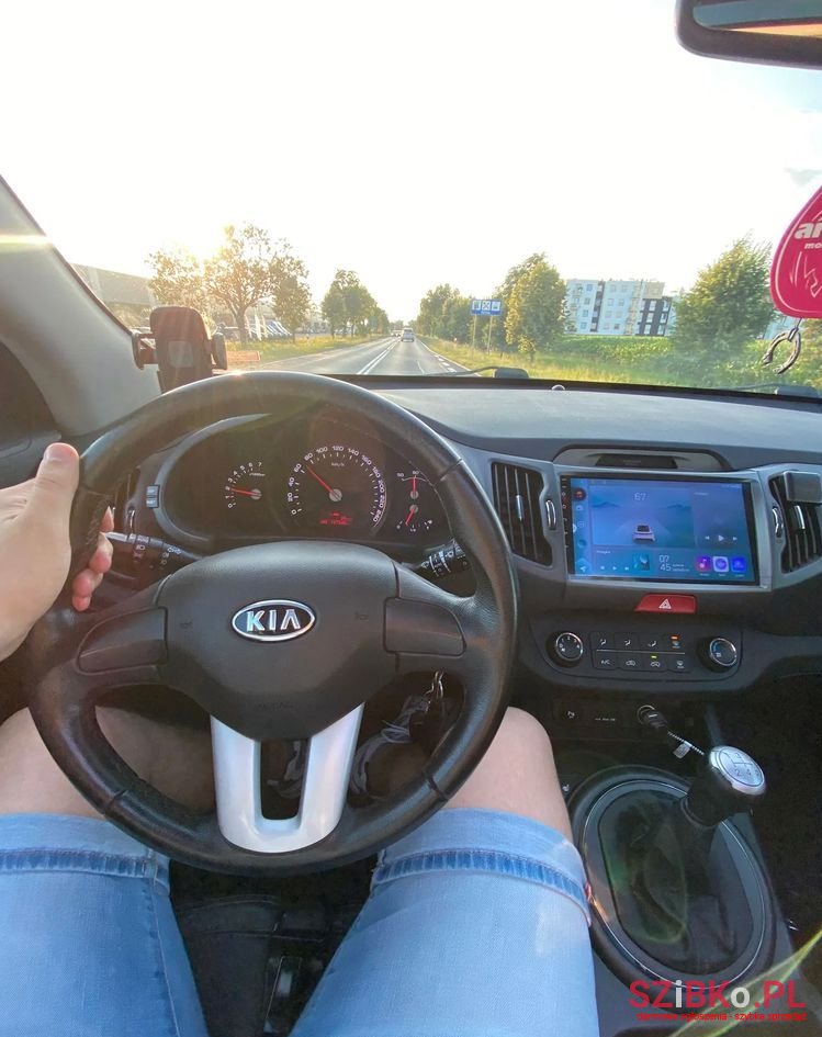 2010' Kia Sportage photo #3