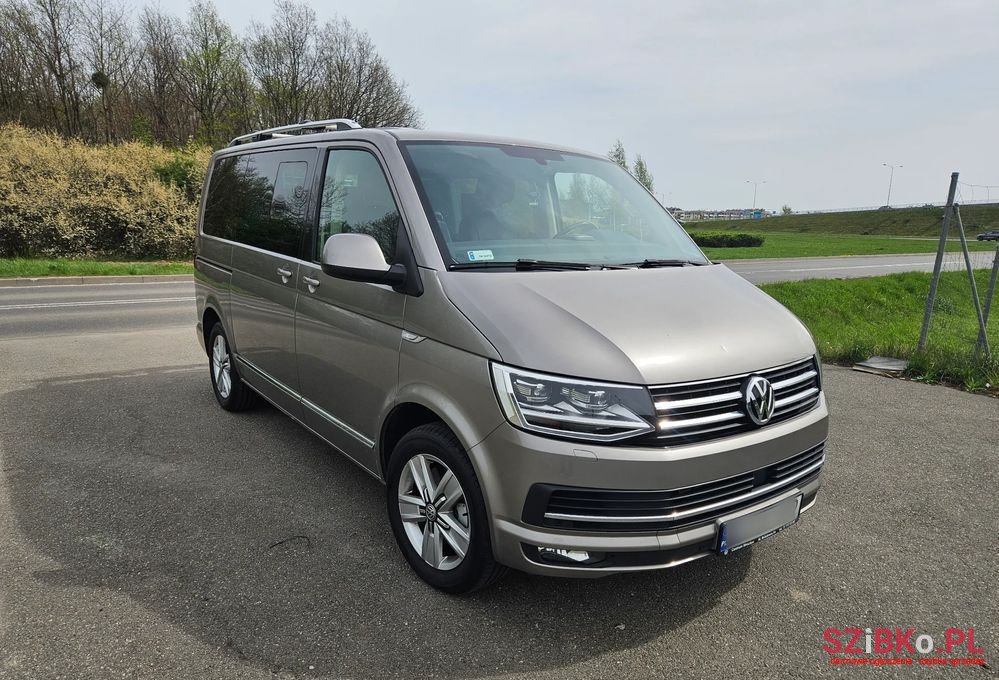 2017' Volkswagen Multivan photo #3