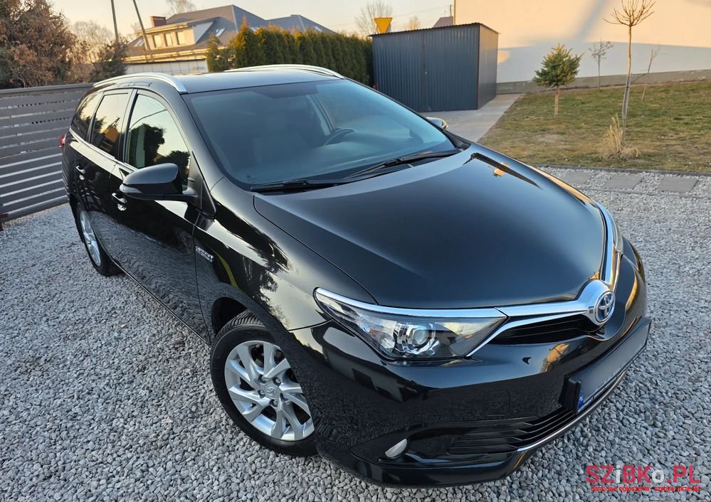 2017' Toyota Auris photo #4