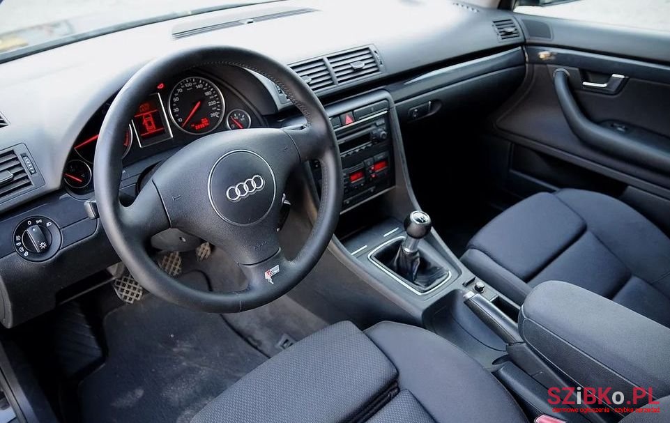 2002' Audi A4 Avant 1.8T photo #5