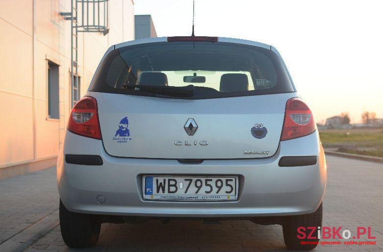 2006' Renault Clio photo #1
