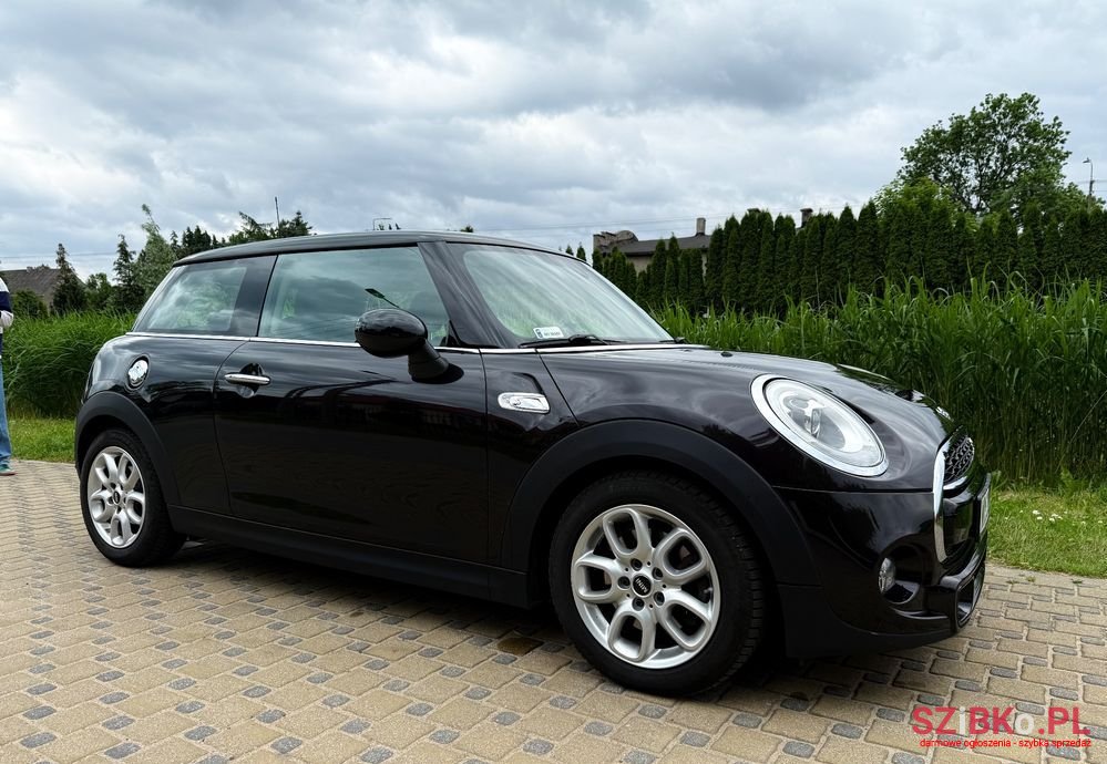 2015' MINI Cooper S Sport photo #1