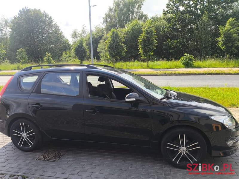 2011' Hyundai i30 photo #5