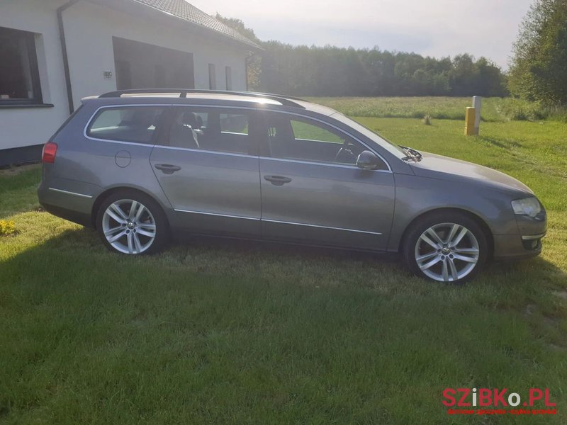 2007' Volkswagen Passat photo #6