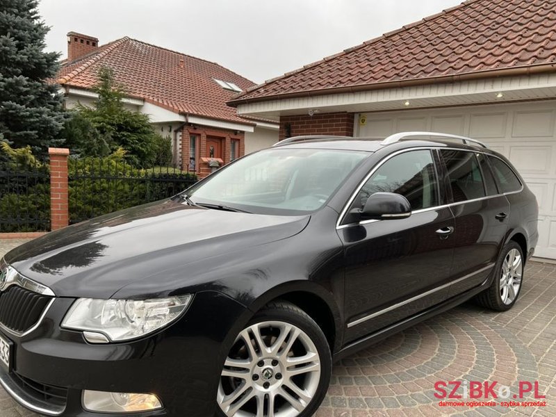 2011' Skoda Superb Comfort photo #4