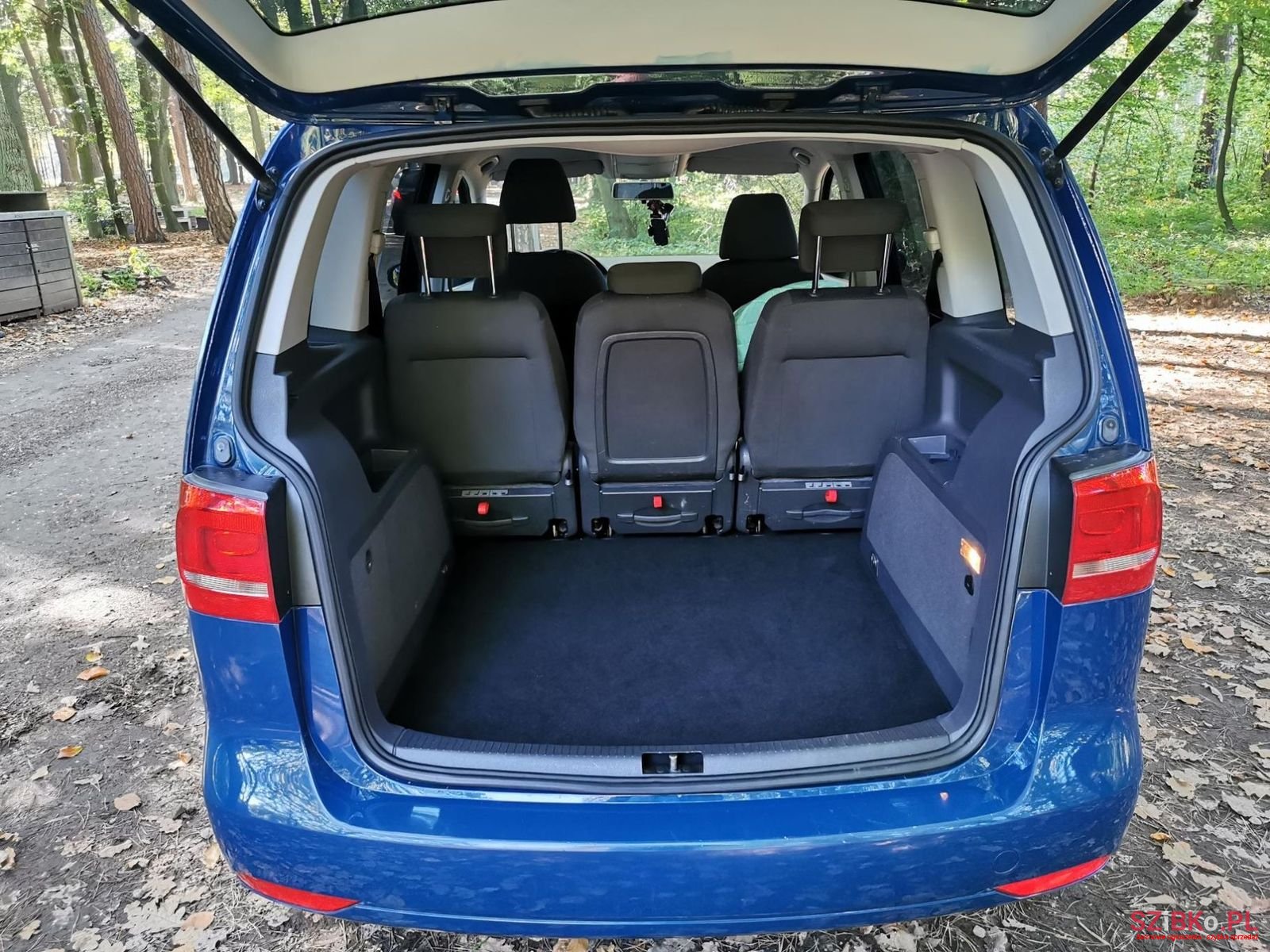 2012' Volkswagen Touran photo #2