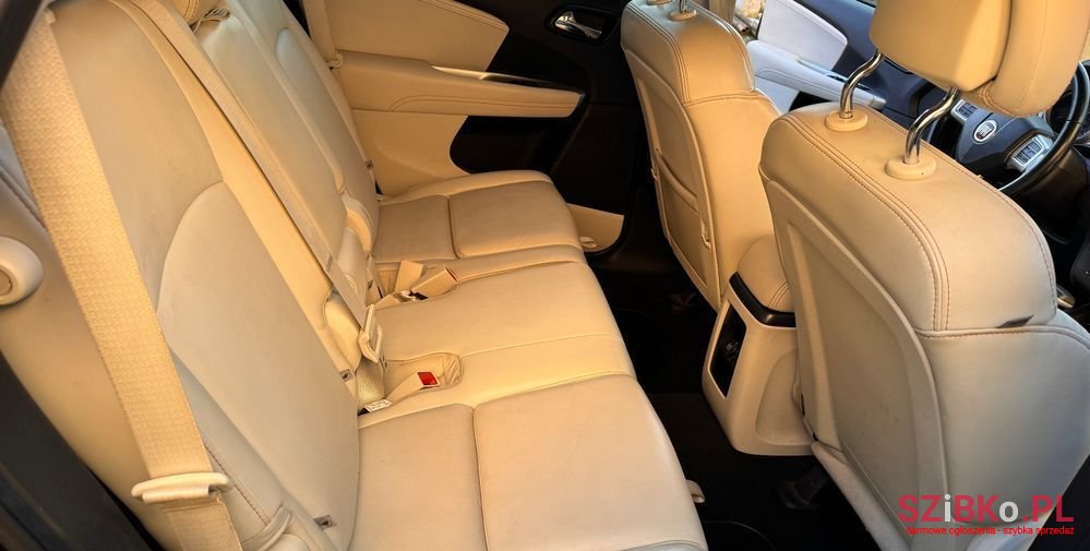 2013' Fiat Freemont photo #5