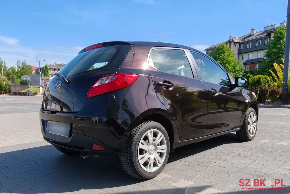 2011' Mazda 2 1.3 Exclusive photo #4