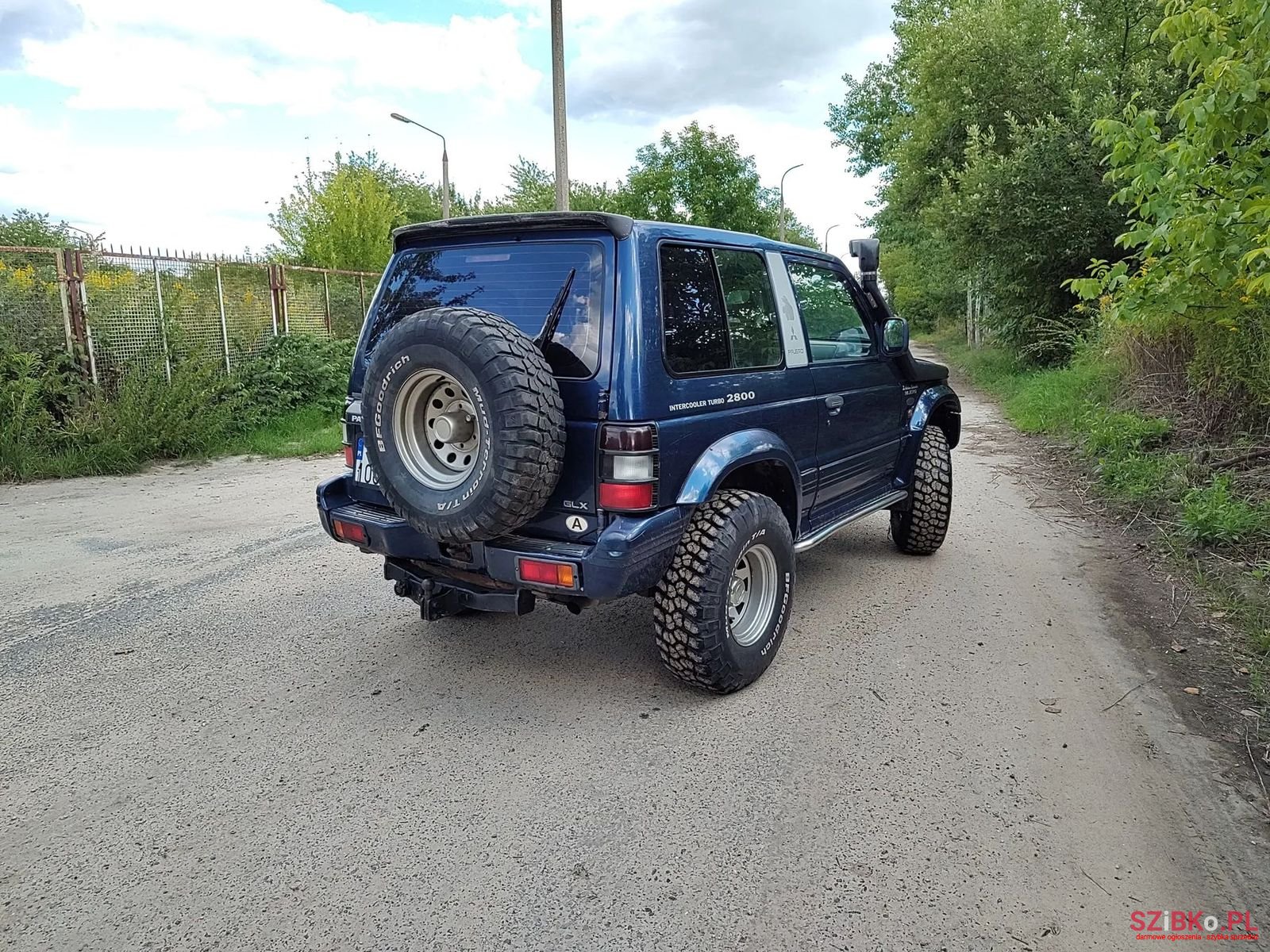 1998' Mitsubishi Pajero photo #3