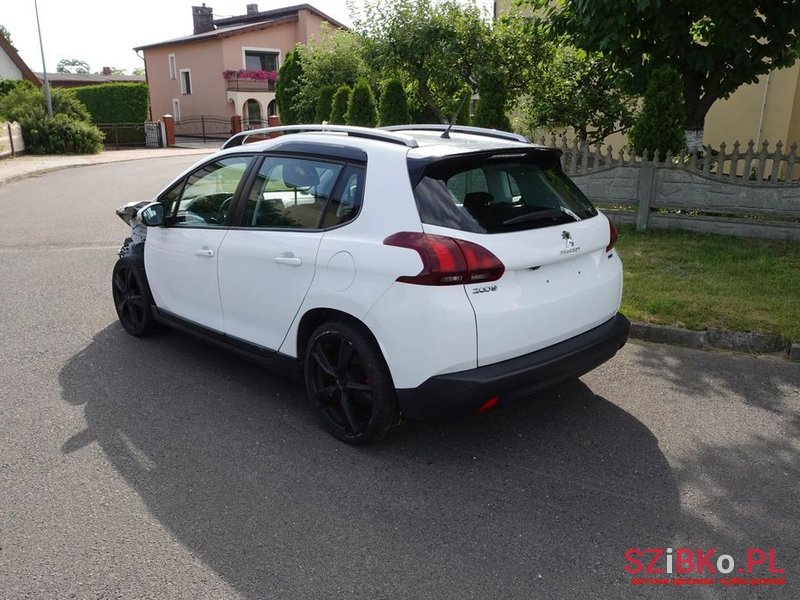 2017' Peugeot 2008 photo #6