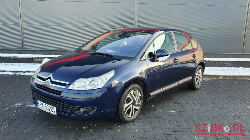 2008' Citroen C4 photo #3