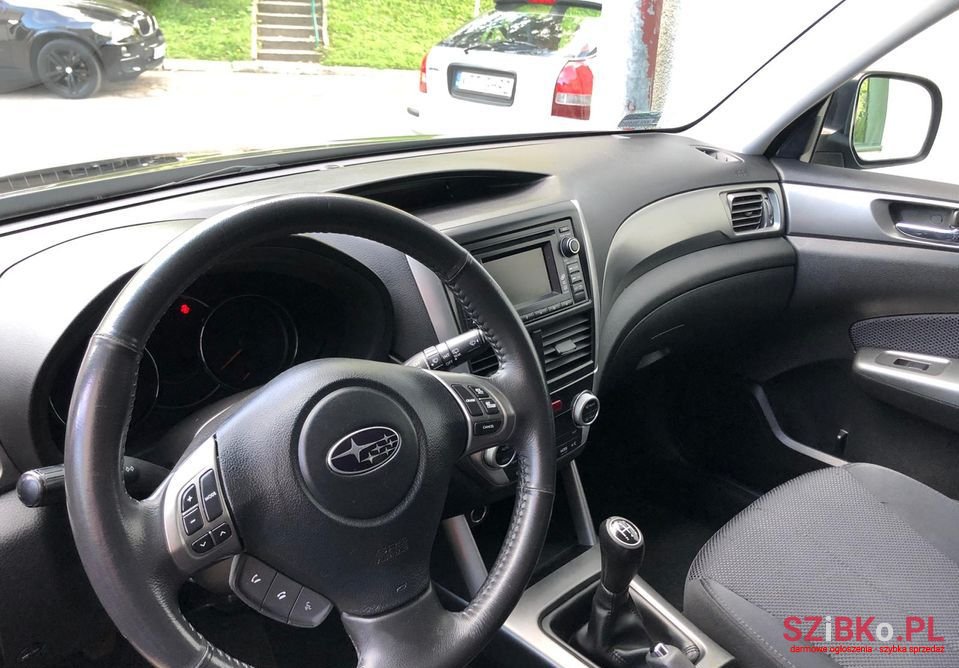 2011' Subaru Forester photo #6