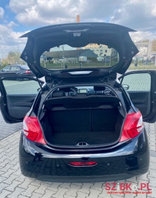 2015' Peugeot 208 photo #4