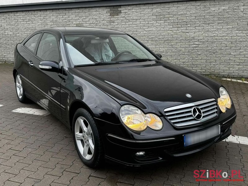 2006' Mercedes-Benz C-Class photo #1