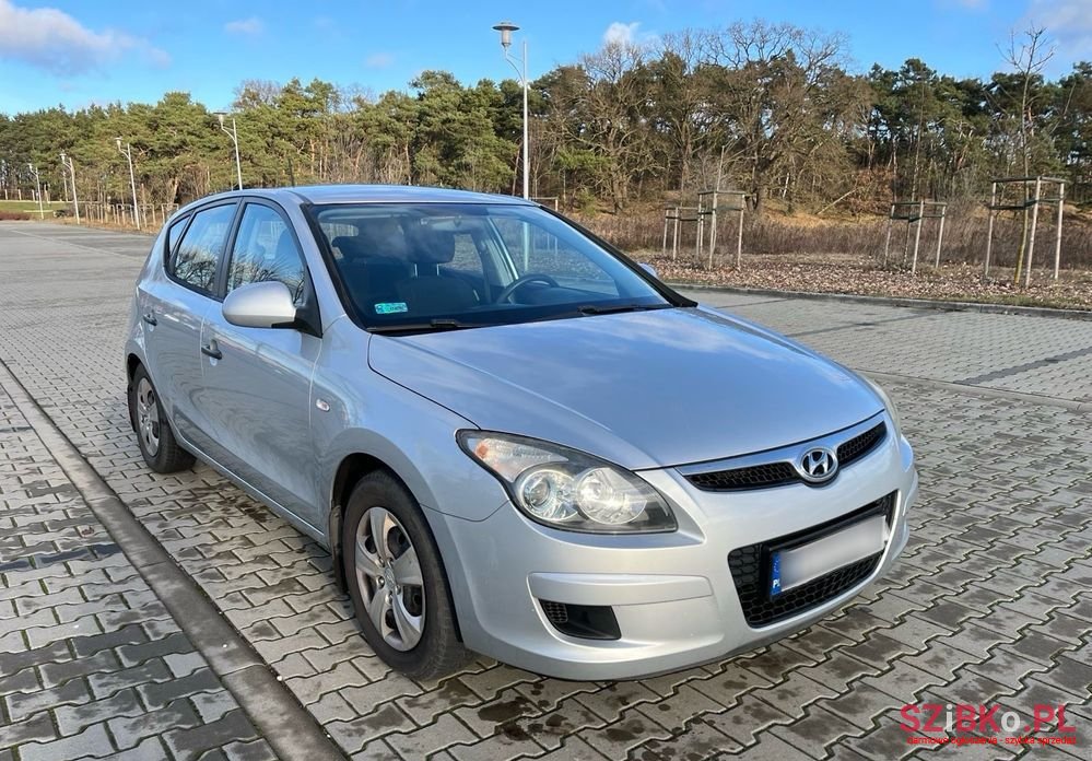 2010' Hyundai i30 1.6 Crdi Classic photo #1