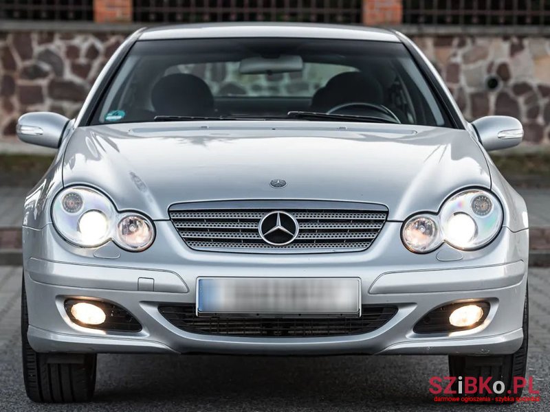 2005' Mercedes-Benz C-Class photo #4