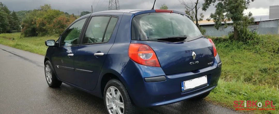 2005' Renault Clio photo #2