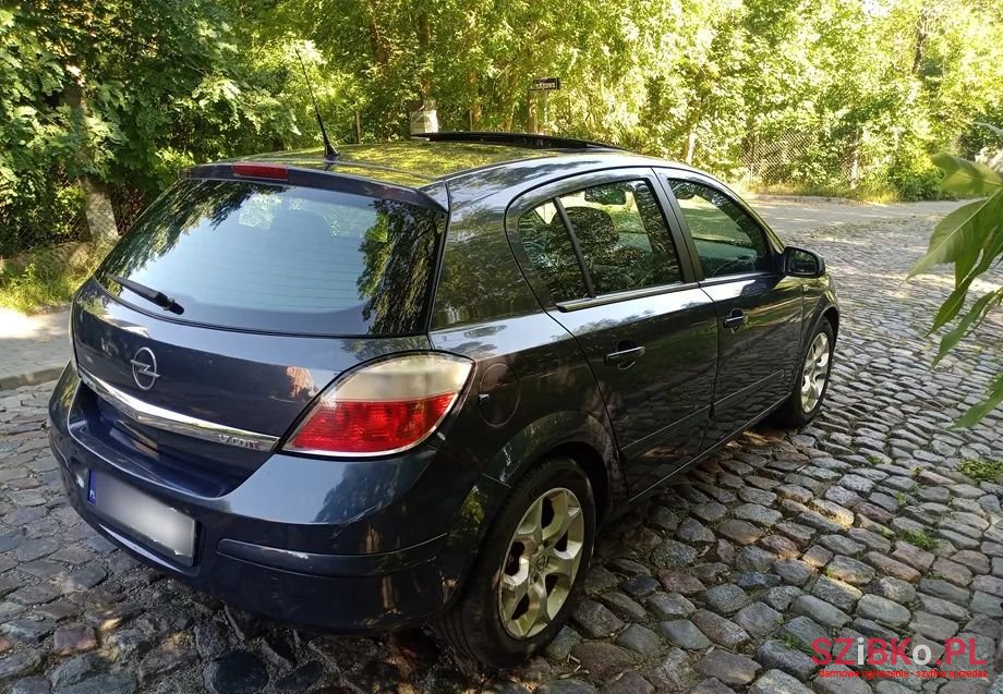 2006' Opel Astra Iii 1.7 Cdti Cosmo photo #2