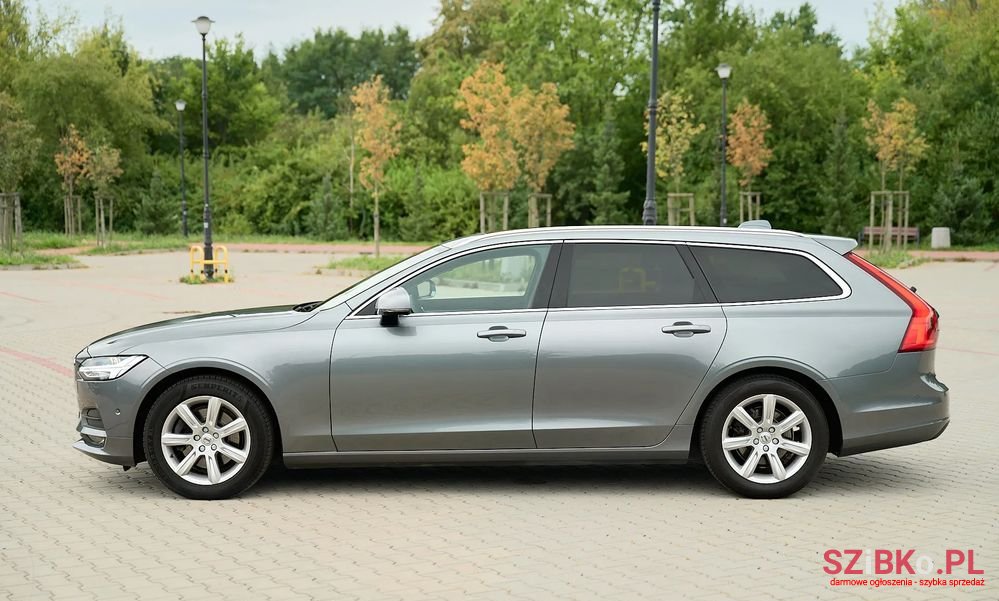 2018' Volvo V90 D3 Momentum photo #6