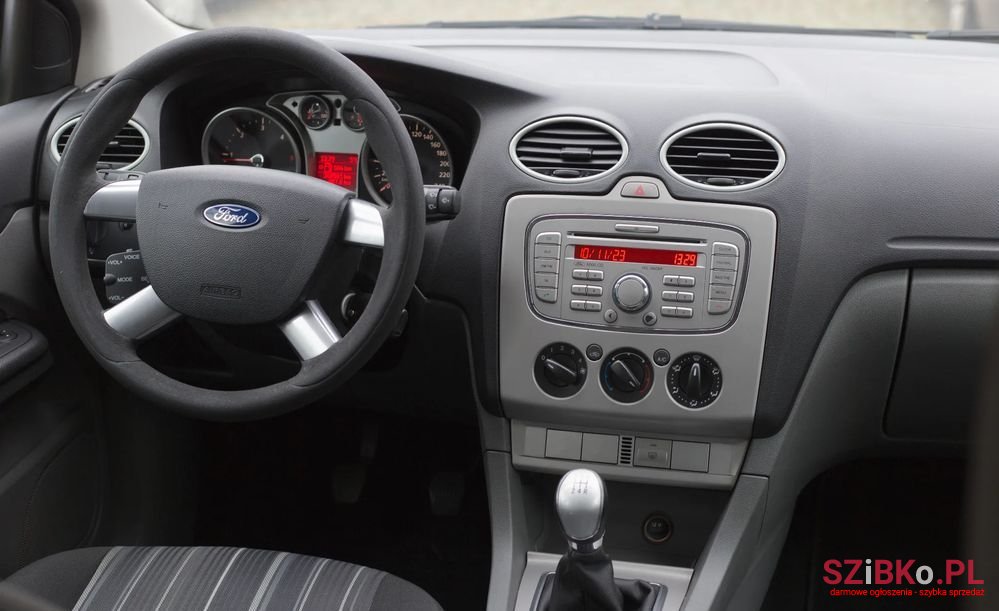 2008' Ford Focus photo #3