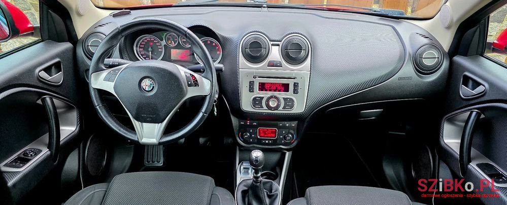 2011' Alfa Romeo MiTo photo #5