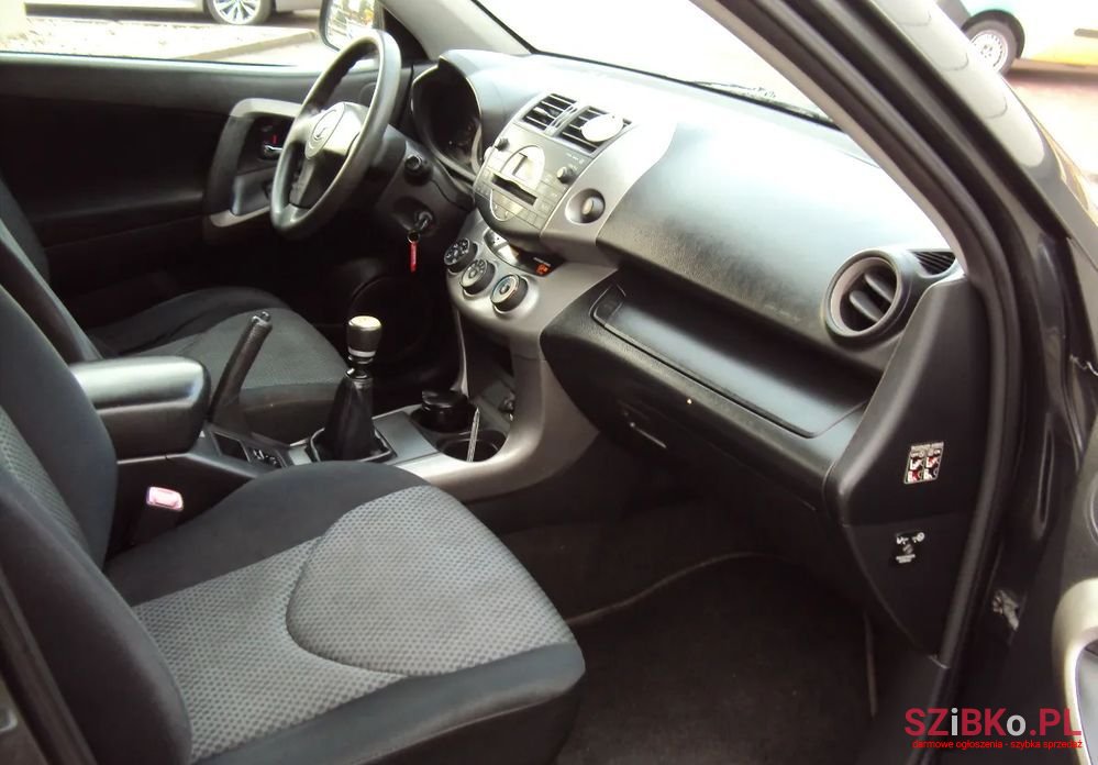 2008' Toyota RAV4 photo #4