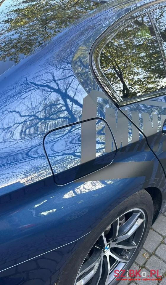 2020' BMW 5 Series 520D photo #6