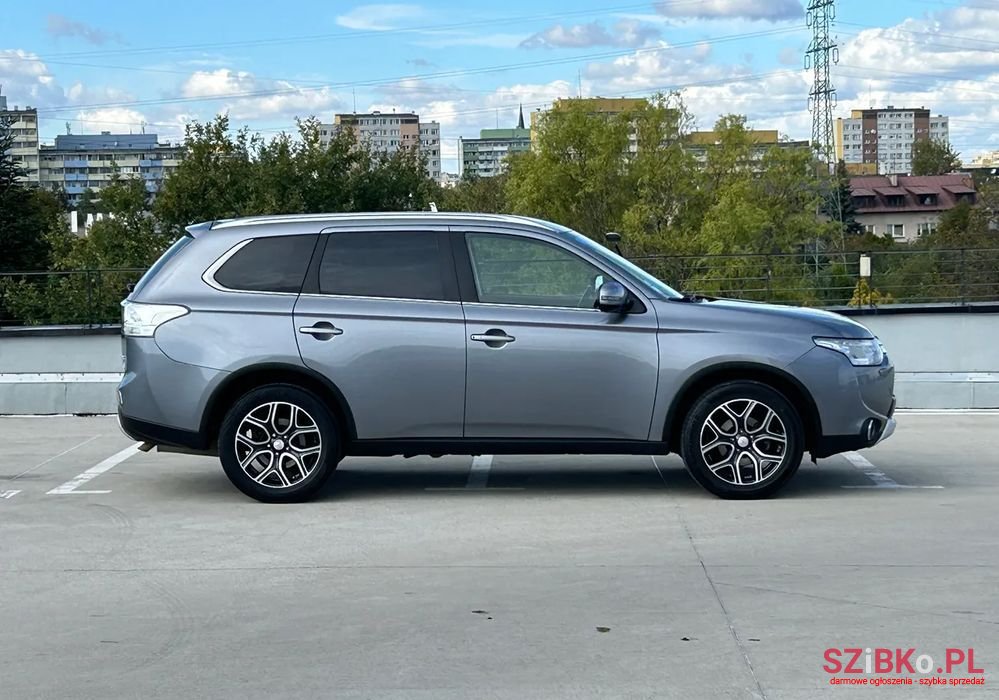 2015' Mitsubishi Outlander photo #4