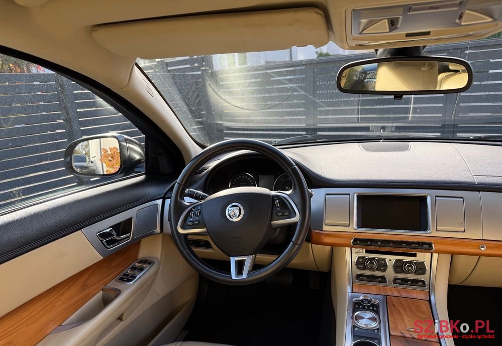 2013' Jaguar XF 2.2 D Classic photo #6