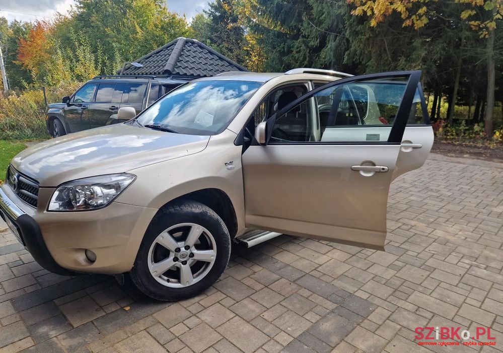 2007' Toyota RAV4 2.2 D-4D Premium photo #1