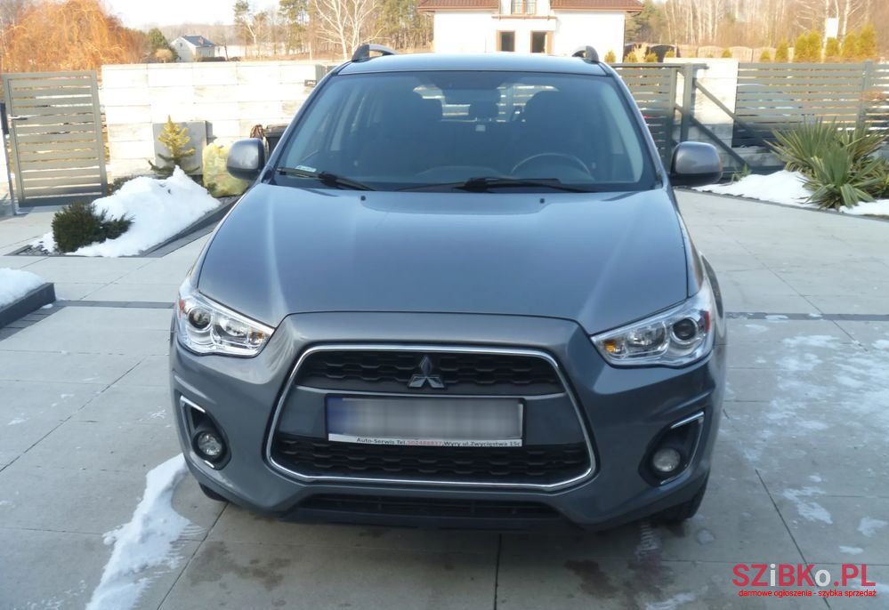 2015' Mitsubishi ASX photo #3
