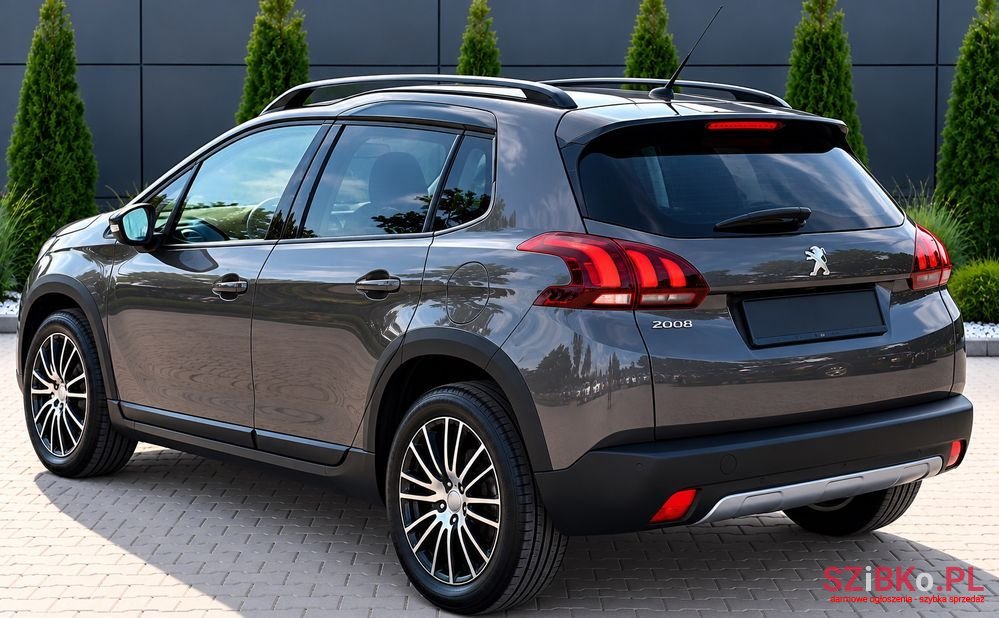 2018' Peugeot 2008 Bluehdi photo #3