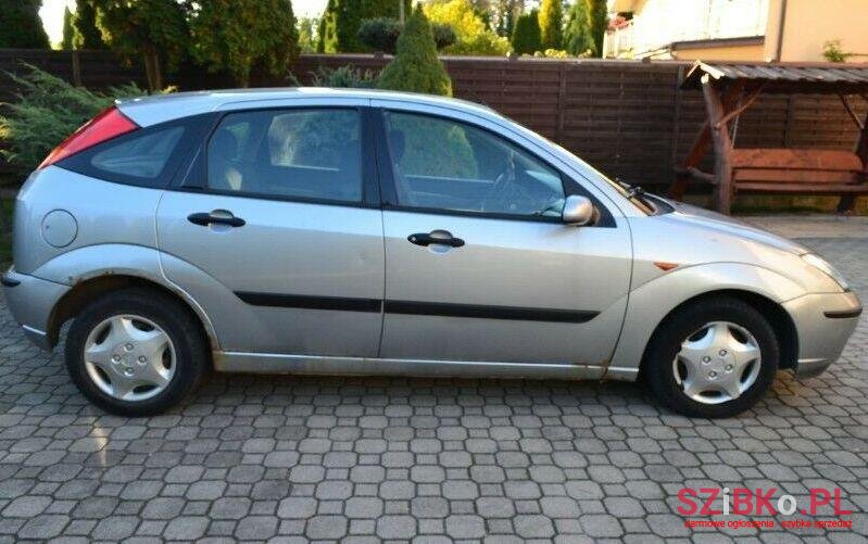 2004' Ford Focus photo #1