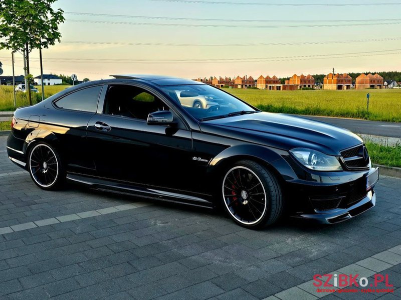 2012' Mercedes-Benz C-Class 63 Amg Coupe photo #4